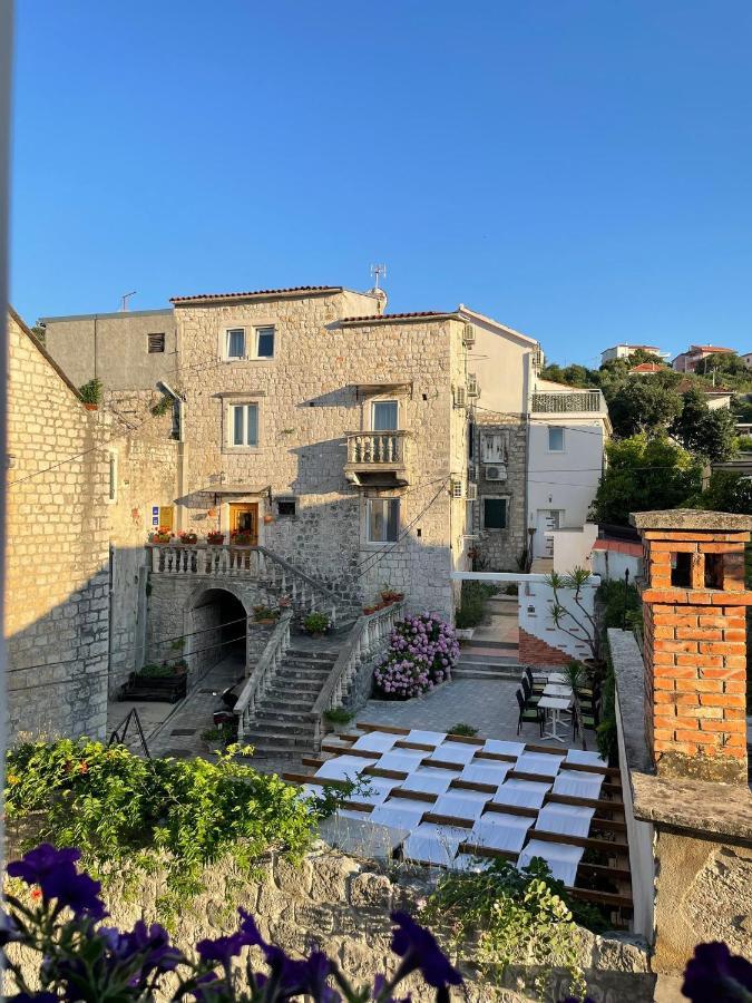 Guest House Klaudija Trogir Eksteriør bilde