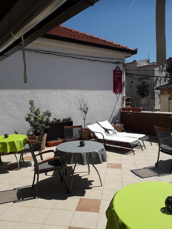 Guest House Klaudija Trogir Eksteriør bilde