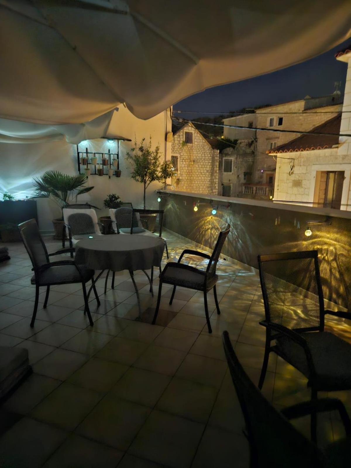 Guest House Klaudija Trogir Eksteriør bilde
