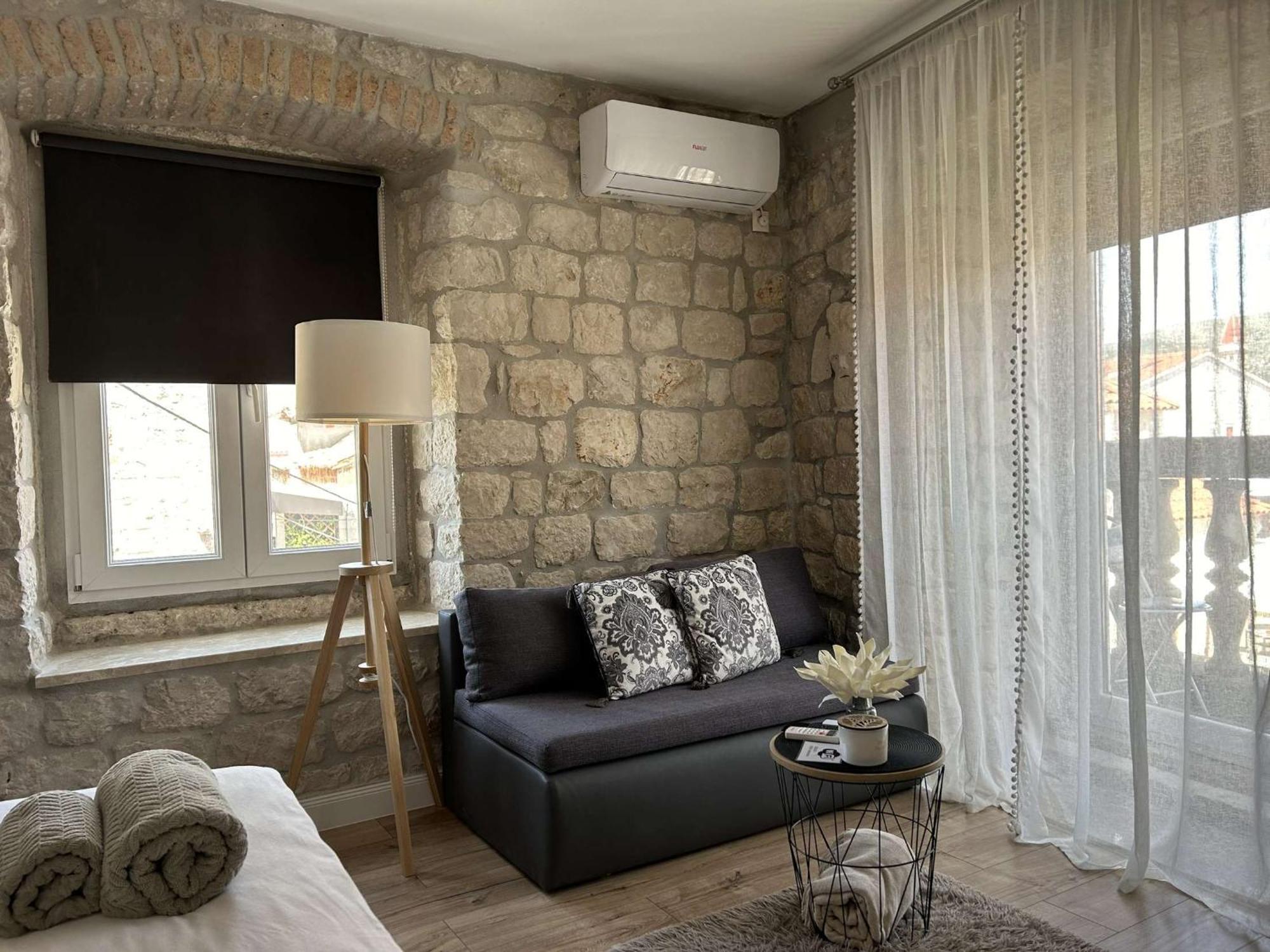 Guest House Klaudija Trogir Eksteriør bilde